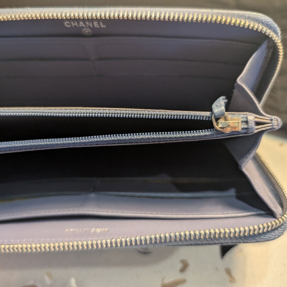 Chanel Continental Wallet - Picture 4 of 10